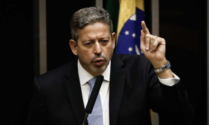 O presidente da Câmara dos Deputados, Arthur Lira (PP-AL), defendeu nesta sexta-feira (27) a privatização da Petrobras ou a adoção de 
