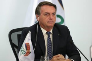 O presidente Jair Bolsonaro (PL) editou nesta segunda-feira (30) um decreto que bloqueia R$ 8,2 bilhões na verba dos ministérios para cumprir a regra do teto de gastos — que restringe o crescimento da maior parte das despesas à inflação do ano anterior
