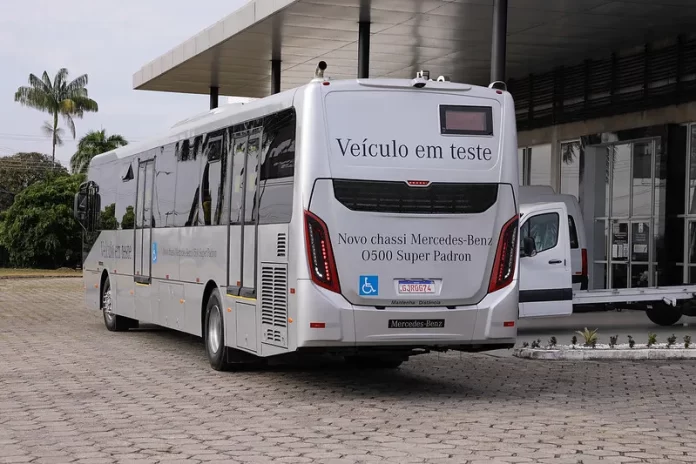 Wilson e David formalizam aquisição de ônibus elétricos em Manaus