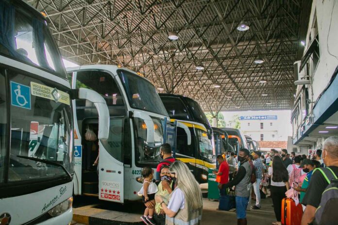 Fluxo de passageiros no transporte rodoviário intermunicipal cresceu mais de 369% em abril