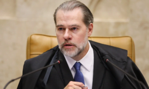 Toffoli rejeita ação de Bolsonaro contra Alexandre de Moraes