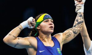 Bia Ferreira vence e chega a final do mundial de boxe