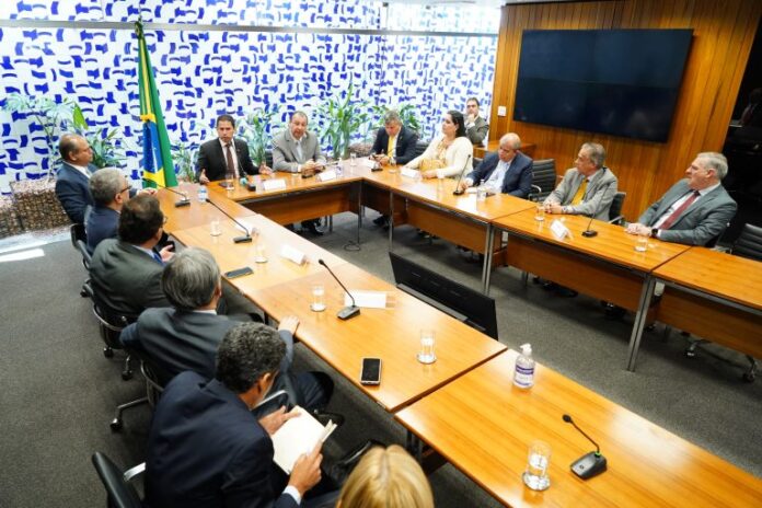 Parlamentares do Amazonas criticam falta de apoio à Zona Franca