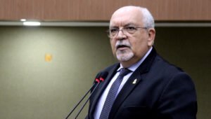 Vereador Wallace Oliveira assume Prefeitura de Manaus