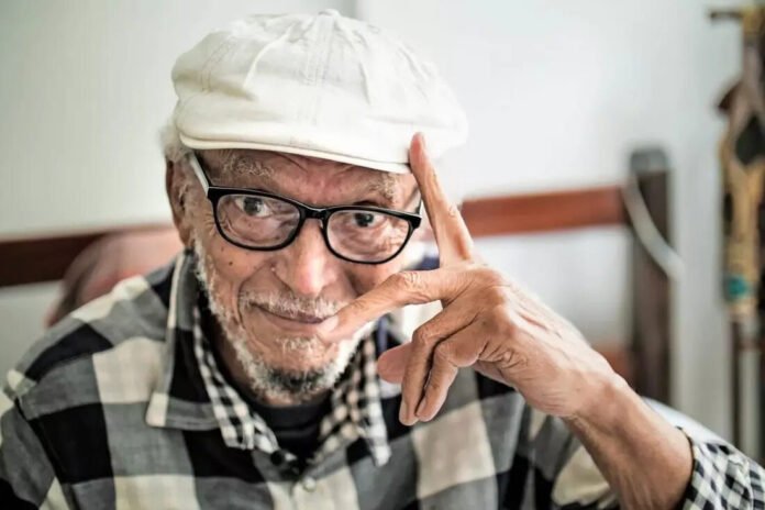O cantor e compositor Paulo Diniz morreu nesta quarta-feira (22), aos 82 anos, em sua casa no Recife (PE). Segundo o perfil oficial do artista, ele faleceu de causas naturais. 