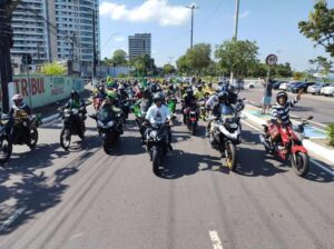 O presidente Jair Bolsonaro (PL) volta a Manaus para participar, no próximo sábado (18), de motociata que vai percorrer as zonas da capital amazonense. O evento, que deve reunir 10 mil motociclistas, começa às 13h, no Complexo Turístico Ponta Negra, zona Oeste, com previsão de saída às 15h