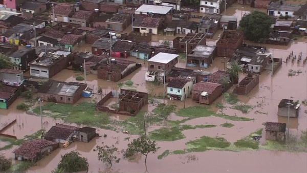 Vítimas das chuvas no Recife receberão auxílio e famílias poderão ter pensão vitalícia