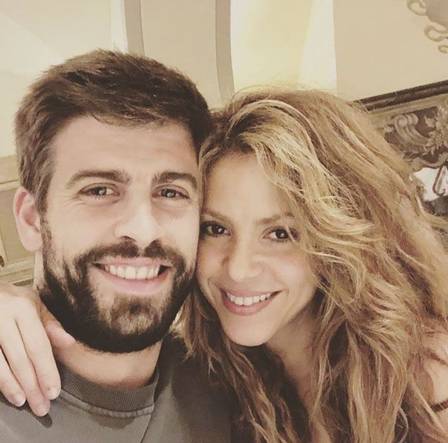Shakira estaria se divorciando de Piqué após descobrir traição do atleta