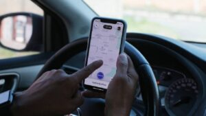 Taxista e motorista de aplicativo podem ter seguro-desemprego por carro danificado