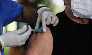 Prefeitura disponibiliza nove pontos de vacinação contra a Covid-19 neste sábado (4)