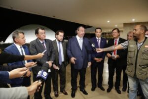 Parlamentares do AM apresentam defesa contra tentativa de Bolsonaro para reverter decisão do STF