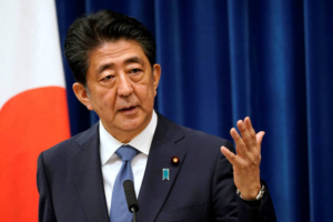 Ex-primeiro ministro do Japão é assassinado durante comício