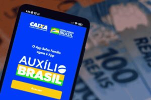 O Senado aprovou nesta quinta-feira (7) uma medida provisória (MP) que estende a possibilidade de empréstimo consignado a beneficiários de programas de transferência de renda, como o Auxílio Brasil e o Benefício de Prestação Continuada (BPC)