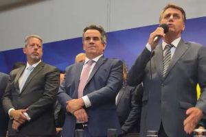 O Partido Progressistas (PP) oficializou em evento na Câmara dos Deputados nessa quarta-feira (27) o apoio à candidatura do presidente Jair Bolsonaro à reeleição em outubro