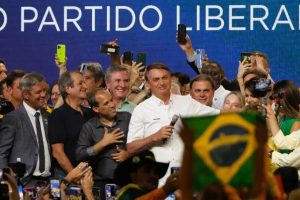 O Partido Liberal (PL) anunciou oficialmente o presidente Jair Bolsonaro (RJ) como candidato à reeleição à Presidência da República, em convenção realizada na manhã deste domingo (24)