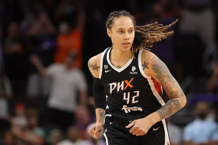 Estrela do basquete, Brittney Griner faz apelo a Biden por liberdade