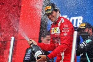Sainz conquista primeira vitória na F1 em prova emocionante e com acidente