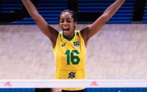 Seleção brasileira de vôlei feminino decide título inédito amanhã com a Itália