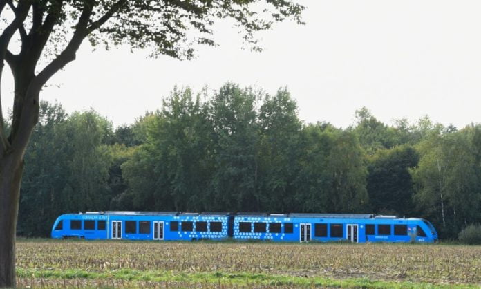 Alemanha inaugura primeira frota de trens movidos a hidrogênio do mundo