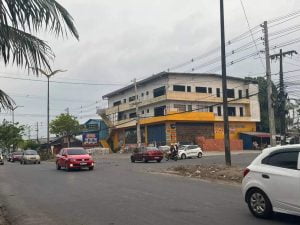 Uma jovem de 19 anos morreu após ser arremessada de uma motocicleta, na tarde deste sábado (20), na avenida Sete de Maio, bairro Santa Etelvina, zona norte de Manaus