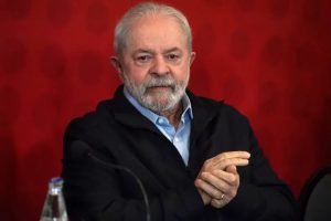O ex-presidente Luiz Inácio Lula da Silva (PT) chegou à reta final das convenções partidárias com a coligação mais robusta da disputa - dez partidos. Por isso, ele terá o maior espaço na propaganda eleitoral na TV e rádio, que começa no dia 26