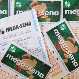 Mega-Sena pode pagar R$ 18 milhões neste sábado