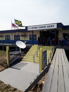 Escola no Careiro da Várzea recebe internet 5G e ministro das comunicações