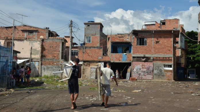 Brasil cai posições no Índice de Desenvolvimento Humano da ONU