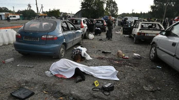 Um bombardeio na área da cidade de Zaporizhzhia, área ocupada no sul ucraniano, deixou pelo menos 25 mortos e mais de 50 feridos