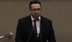 Vereador Guedes denuncia evento suspeito de crime eleitoral no plenário da CMM