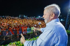 O candidato à Presidência da República Luis Inácio Lula da Silva (PT) afirmou, em comício realizado na capital amazonense nessa quarta-feira (31), que nenhum presidente investiu no estado do Amazonas como ele