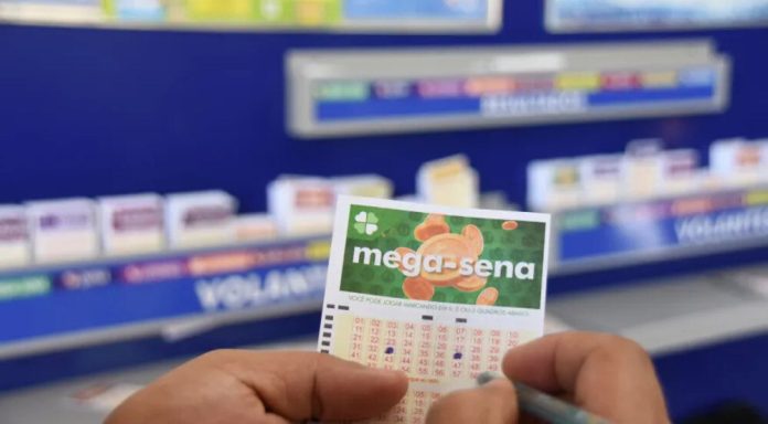 O Concurso 2.516 da Mega-Sena, que será sorteado hoje (3) à noite em São Paulo, pagará o prêmio de R$ 50 milhões a quem acertar as seis dezenas