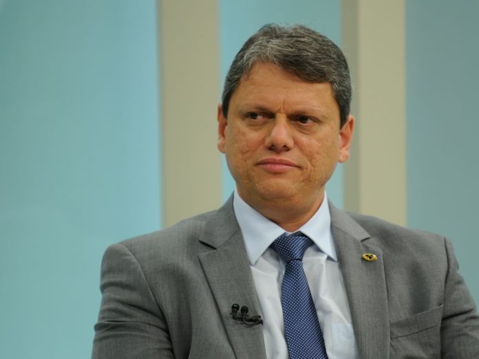 O candidato ao governo de São Paulo, Tarcísio de Freitas (Republicanos) afirmou que a Assembleia Legislativa de São Paulo (Alesp) deve punir o deputado Douglas Garcia por ter ofendido a jornalista Vera Magalhães