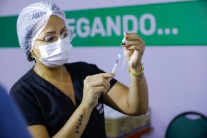 Prosseguindo na vacinação contra a Covid-19, a Prefeitura de Manaus disponibiliza, de segunda a sexta-feira (19 a 23/9), 87 pontos de atendimento em todas as zonas geográficas da capital