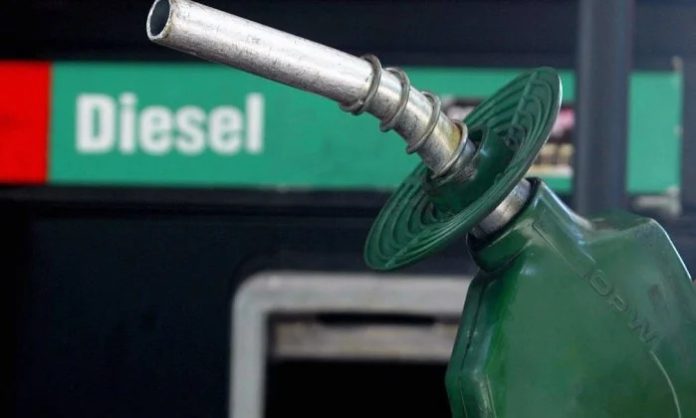 Petrobras anuncia redução de R$ 0,30 no preço do diesel