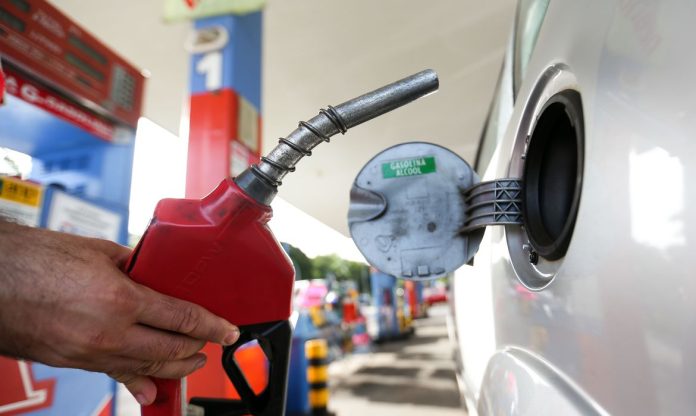 Petrobras anuncia nova redução na gasolina para distribuidoras
