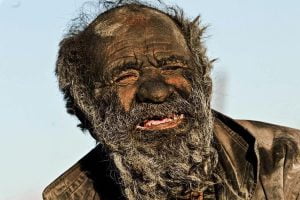 "Homem mais sujo do mundo" morre aos 94 anos no Irã