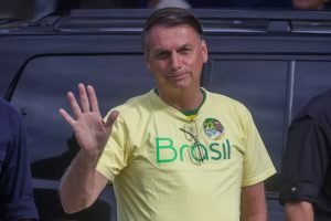 Reunido com ministros, Bolsonaro avalia resposta a resultado da eleição