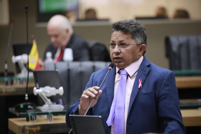 O desabamento da ponte sobre o rio Curuçá, ocorrido na última quarta-feira (28), pode representar um fato gerador para a abertura de uma Comissão Parlamentar de Inquérito (CPI) da BR-319 na Assembleia Legislativa do Amazonas (Aleam)