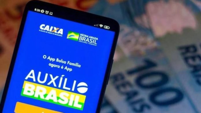 Governo antecipa parcelas do Auxílio Brasil e Auxílio Gás