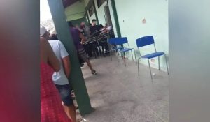 Um aluno com uma arma atirou em três estudantes de uma escola estadual em Sobral, no Ceará, por volta das 10h desta quarta-feira (5)
