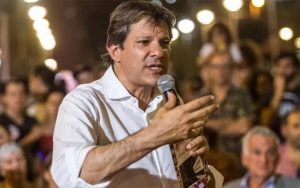 O candidato ao governo de São Paulo Fernando Haddad (PT) pediu ao eleitores de Luis Inácio Lula da Silva que não reajam a provocações políticas