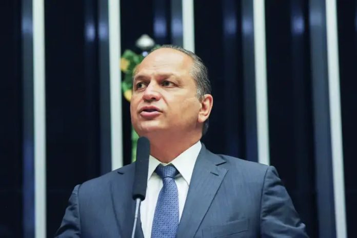 Líder do governo Bolsonaro na Câmara dos Deputados, o deputado federal Ricardo Barros (PP) afirmou que a proposta de aumentar o número de ministros do Supremo Tribunal Federal (STF) vai servir como um 