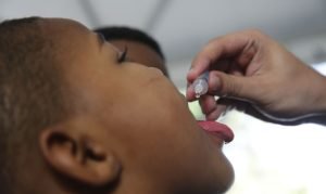 Vacina contra poliomielite continua disponível em Manaus mesmo após campanha