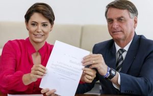 Após derrota, Michelle e Jair Bolsonaro deixam de se seguir no Instagram