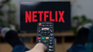 Netflix anuncia plano mais barato para assinantes, com anúncios