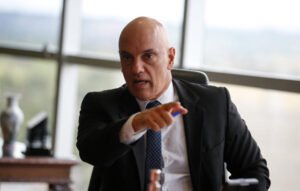 Moraes volta a decretar desbloqueio de rodovias em todo o país