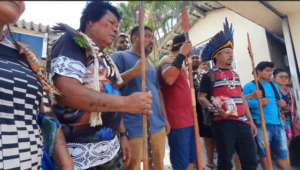 Protesto de indígenas na Funai leva a bloqueio na Av. Maceió