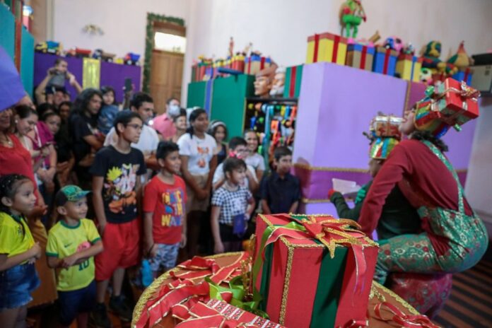 Espetáculo de Natal no Centro reúne mais de 20 mil pessoas