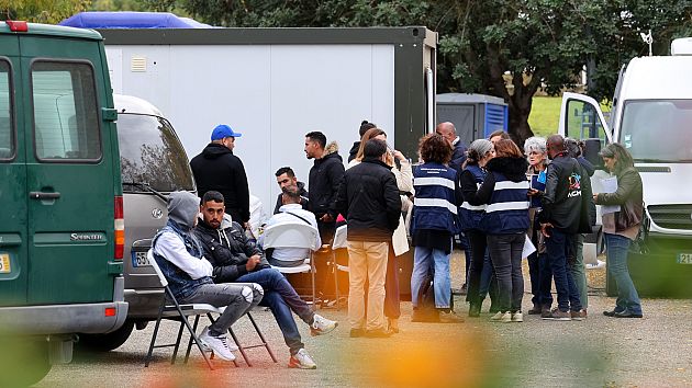 Quadrilha presa acusada de tráfico humano em Portugal.